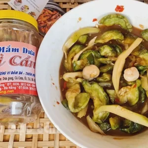 Lọ mắm dưa Dì Cẩn